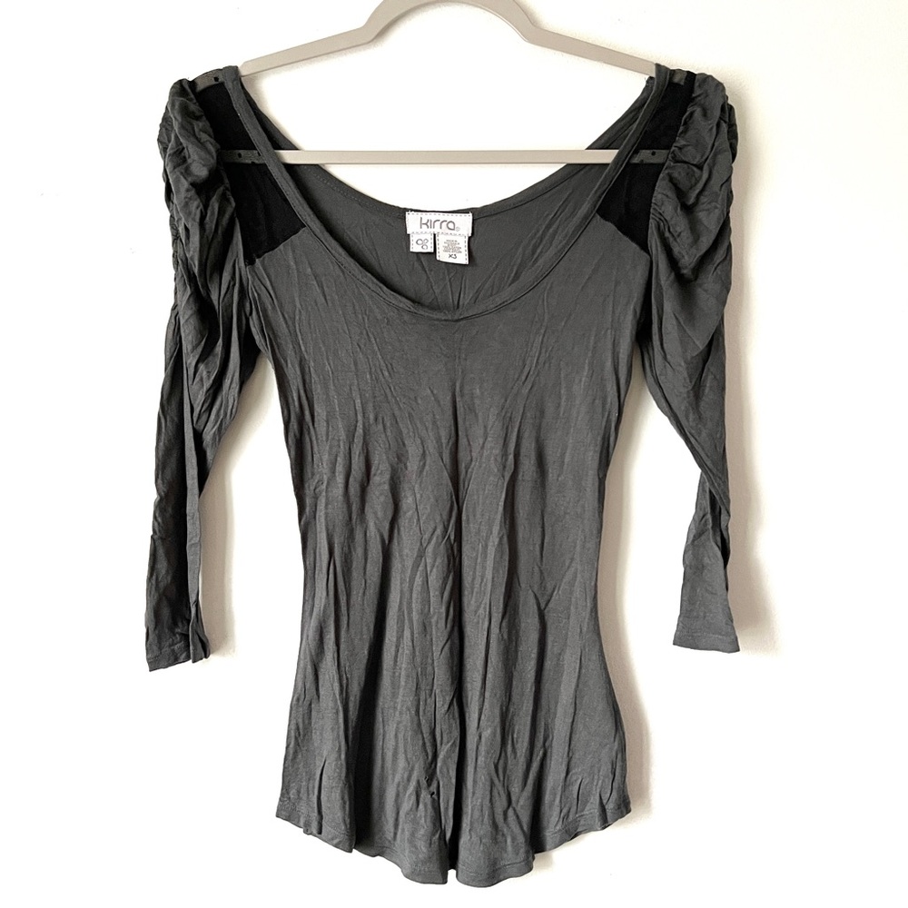 Kirra 3/4 Sleeve Vneck top Size XS